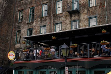 savannah riverfront restaurants